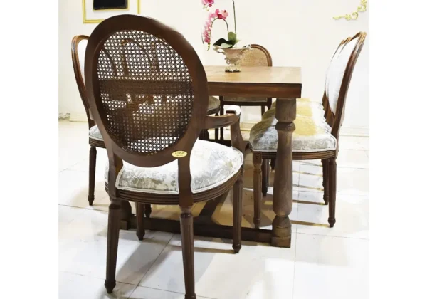 luxury dining table