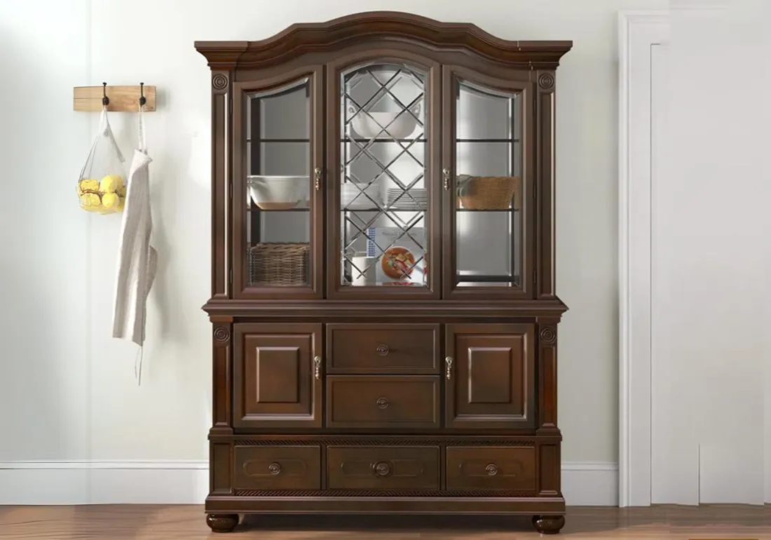 Royal Luxury Wooden Windsor Vitrine